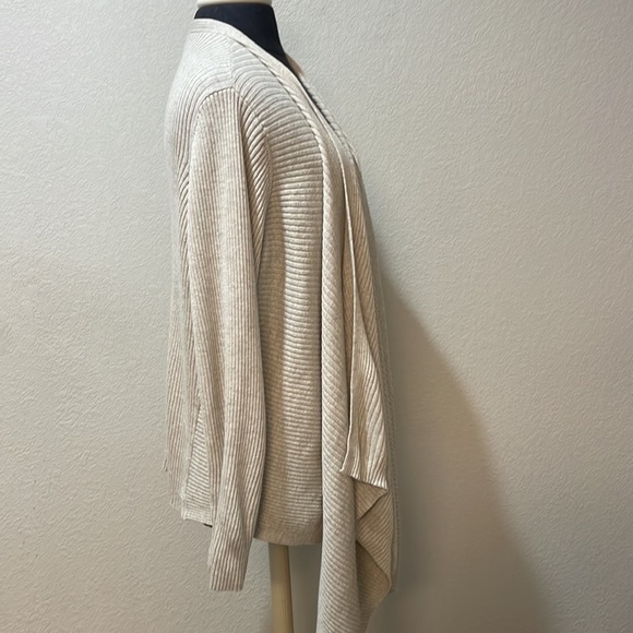 Eileen Fisher 100% Wool Cardigan - Picture 4 of 7